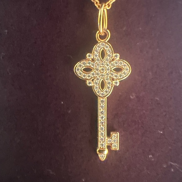 Tiffany Victoria key and chain - Picture 3 of 9